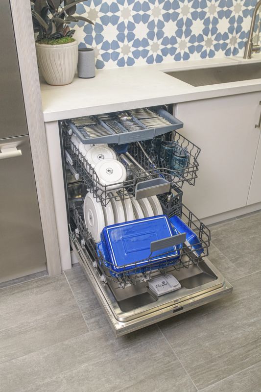 Thermador DWHD640EFM, model DWHD640EFM — dishwashers specified and installed by iKitchen Cabinetry, view 6
