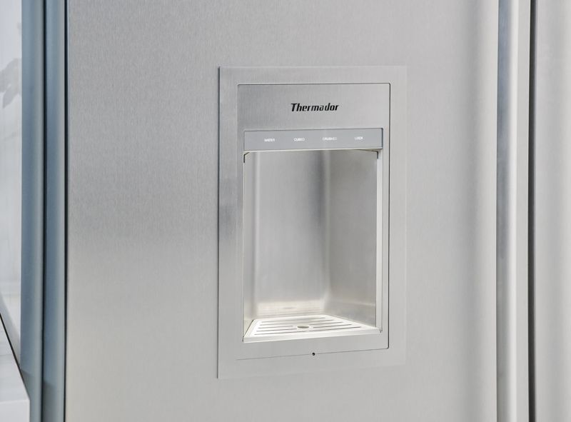 Thermador T18ID905LP, model T18ID905LP — refrigeration specified and installed by iKitchen Cabinetry, view 6