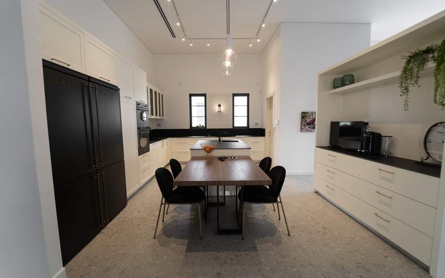 Panelled Gallery House — custom kitchens, built-ins & wall units, bathroom vanities, walk-in closets by iKitchen Cabinetry, view 3